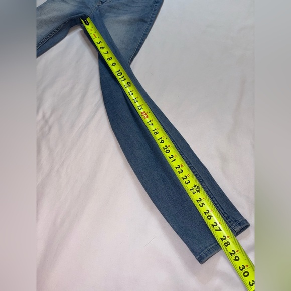 Hollister Size 27 Light Wash Ultra High Rise Super Skinny Jeans - Picture 4 of 10